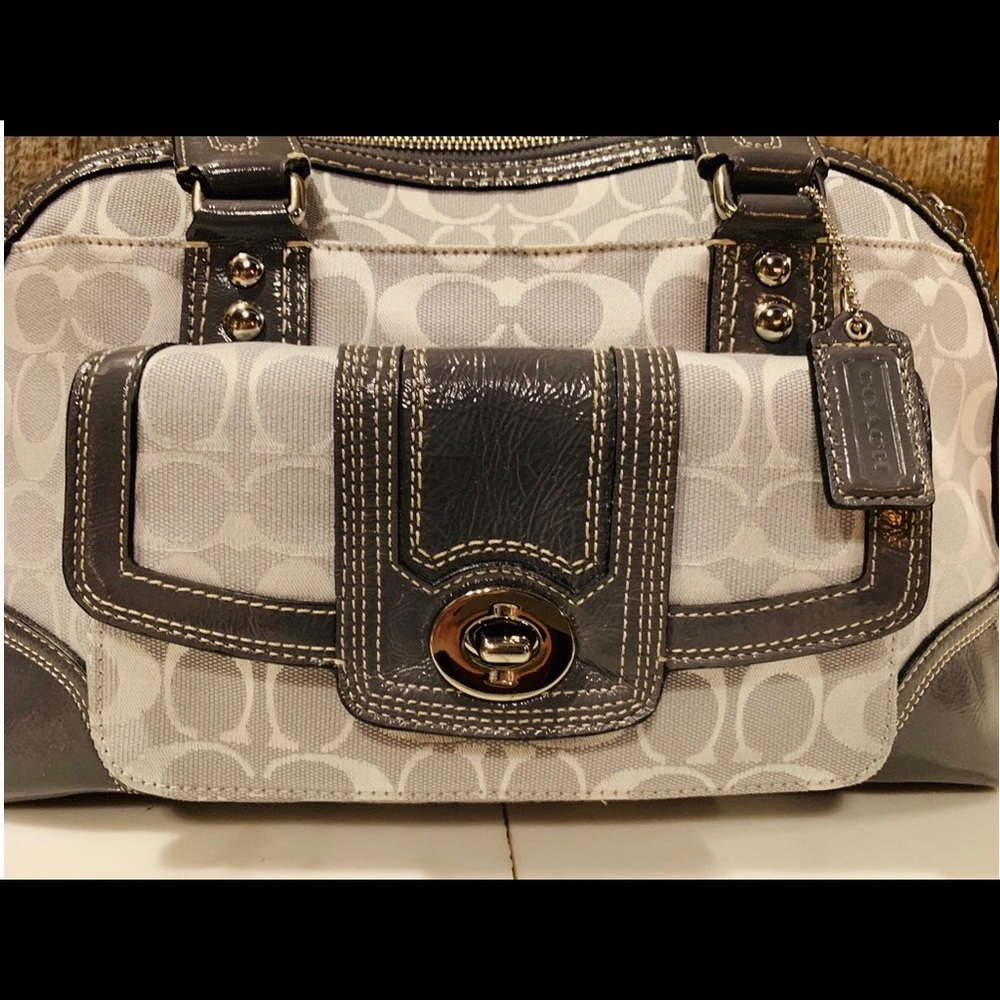 Coach purse light grey/silver like new condition